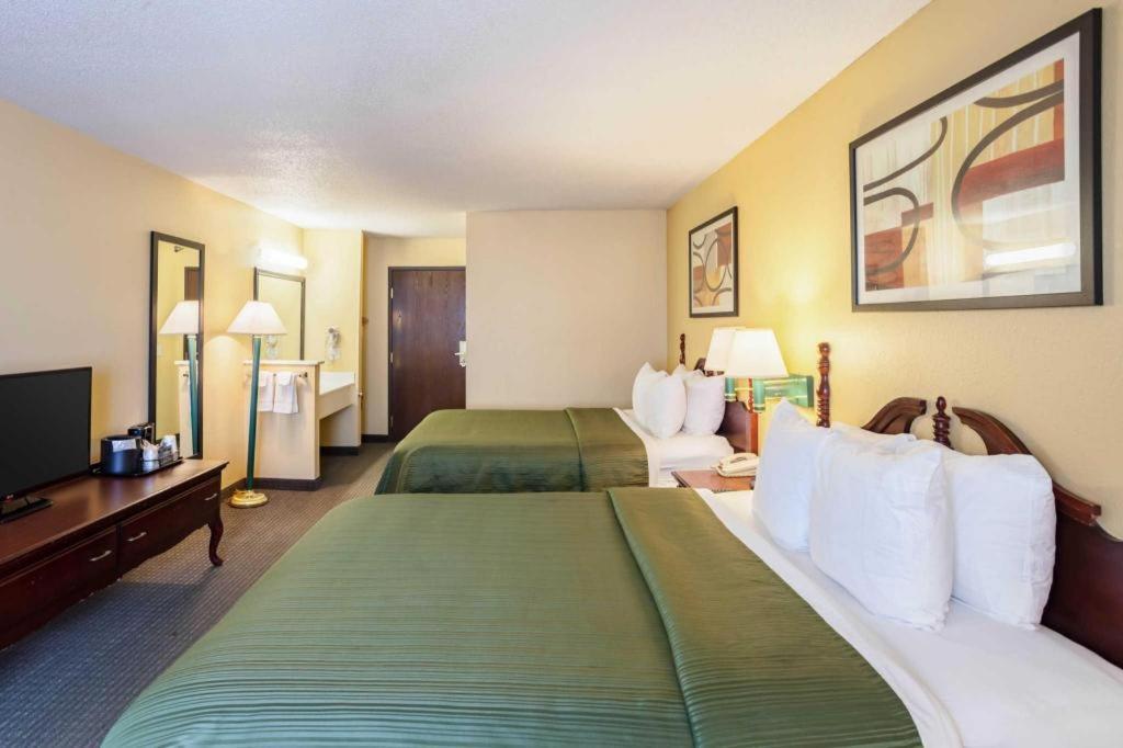 Quality Inn & Suites Arbor Eksteriør bilde