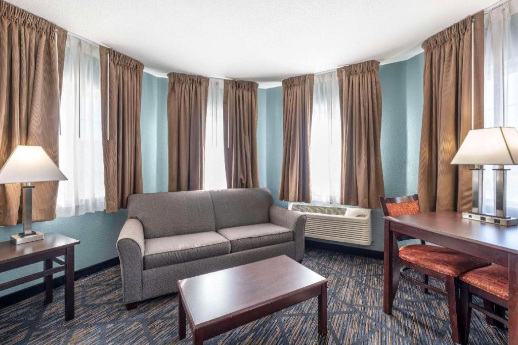 Quality Inn & Suites Arbor Eksteriør bilde